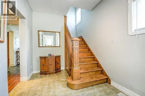 46 Chestnut Leamington ON N8H 3K3