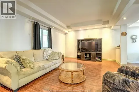 46 Chestnut Leamington ON N8H 3K3