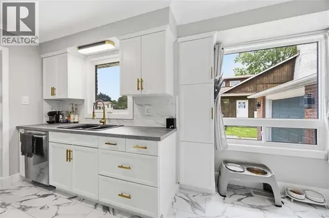 403 Huxley Avenue Sarnia ON N7S 4Z1