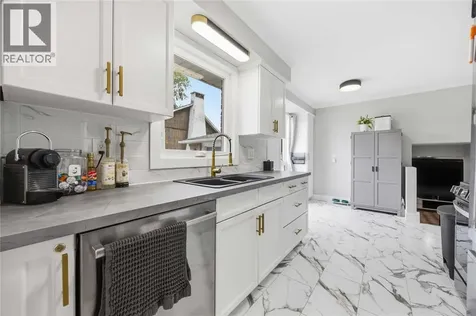 403 Huxley Avenue Sarnia ON N7S 4Z1
