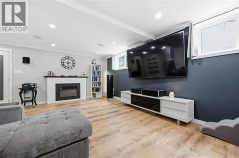 403 Huxley Avenue Sarnia ON N7S 4Z1