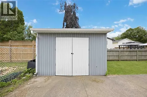 403 Huxley Avenue Sarnia ON N7S 4Z1