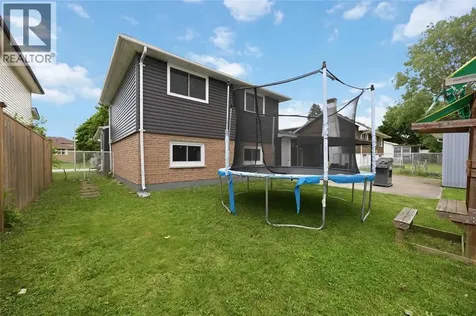 403 Huxley Avenue Sarnia ON N7S 4Z1