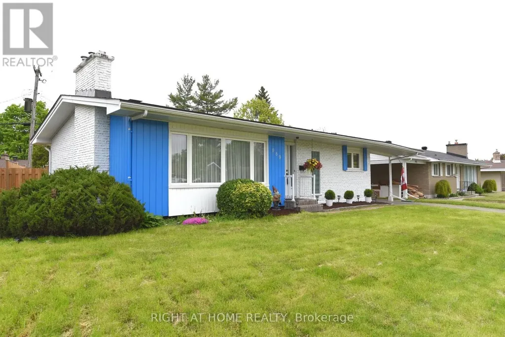 989 Goren Avenue Ottawa ON K1G 2T8