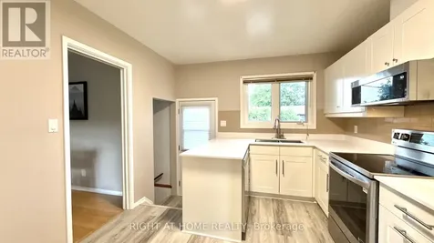 989 Goren Avenue Ottawa ON K1G 2T8