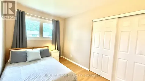 989 Goren Avenue Ottawa ON K1G 2T8