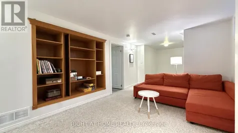 989 Goren Avenue Ottawa ON K1G 2T8