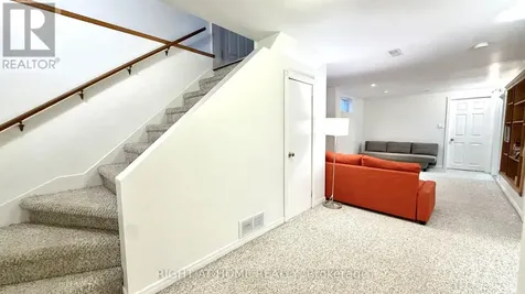 989 Goren Avenue Ottawa ON K1G 2T8