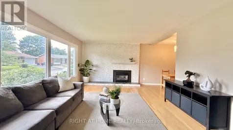 989 Goren Avenue Ottawa ON K1G 2T8