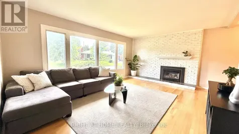 989 Goren Avenue Ottawa ON K1G 2T8