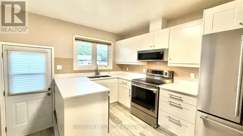 989 Goren Avenue Ottawa ON K1G 2T8