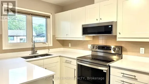 989 Goren Avenue Ottawa ON K1G 2T8