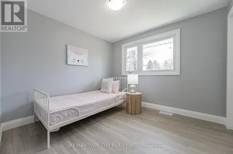 34 Bradley Drive Kitchener ON N2A 1K4