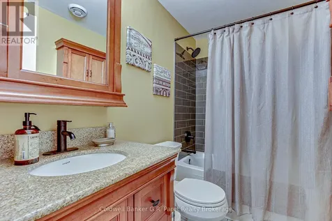 1 Lamer's Court Tillsonburg ON N4G 4T6