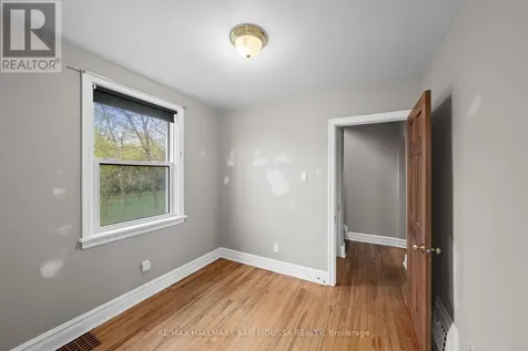 378 Byron Avenue Ottawa ON K1Z 6Z2