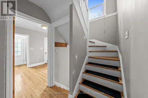 378 Byron Avenue Ottawa ON K1Z 6Z2