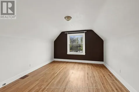 378 Byron Avenue Ottawa ON K1Z 6Z2