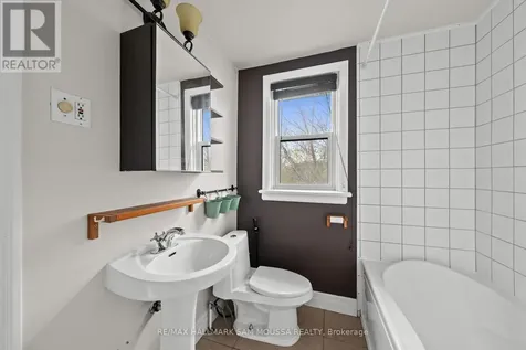 378 Byron Avenue Ottawa ON K1Z 6Z2