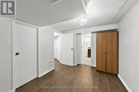 378 Byron Avenue Ottawa ON K1Z 6Z2