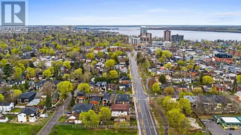 378 Byron Avenue Ottawa ON K1Z 6Z2