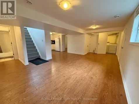 1627 Chaucer Avenue Ottawa ON K1G 0R7