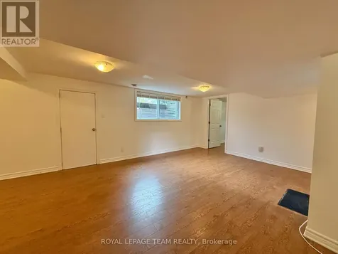 1627 Chaucer Avenue Ottawa ON K1G 0R7