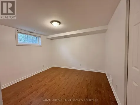 1627 Chaucer Avenue Ottawa ON K1G 0R7