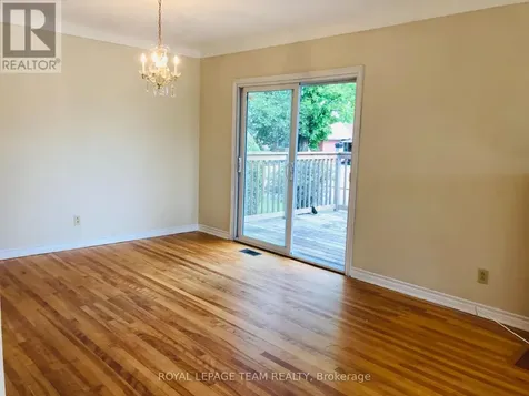1627 Chaucer Avenue Ottawa ON K1G 0R7