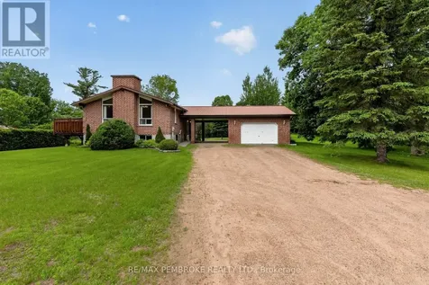66 Sandy Beach Road Laurentian Valley ON K8A 6W8