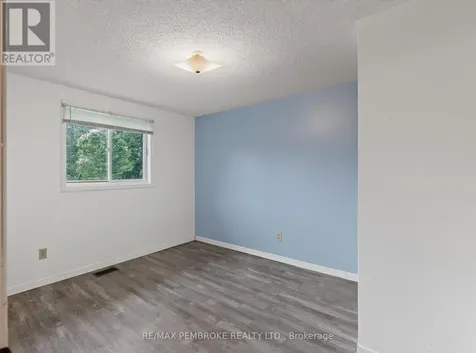 66 Sandy Beach Road Laurentian Valley ON K8A 6W8