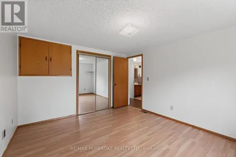 66 Sandy Beach Road Laurentian Valley ON K8A 6W8
