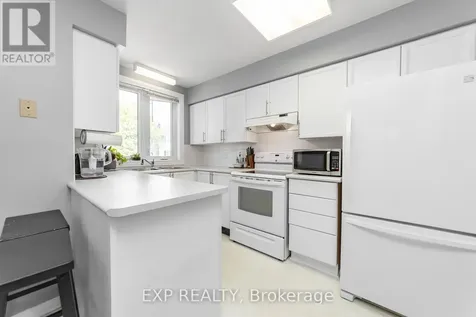 69 Briston Private Ottawa ON K1G 5P8