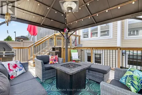 33 Summitview Drive Ottawa ON K2M 2V9