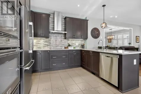 33 Summitview Drive Ottawa ON K2M 2V9