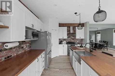 105 Coral Berry Avenue Ottawa ON K1V 2K4