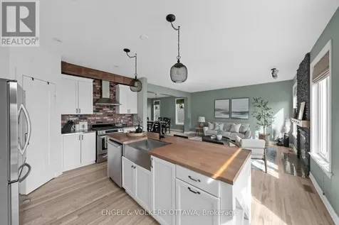 105 Coral Berry Avenue Ottawa ON K1V 2K4