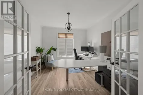 105 Coral Berry Avenue Ottawa ON K1V 2K4