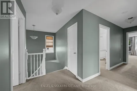 105 Coral Berry Avenue Ottawa ON K1V 2K4
