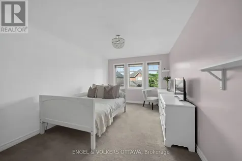 105 Coral Berry Avenue Ottawa ON K1V 2K4