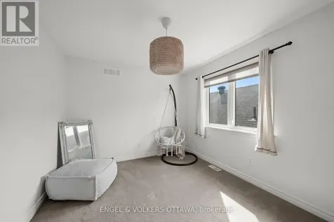 105 Coral Berry Avenue Ottawa ON K1V 2K4