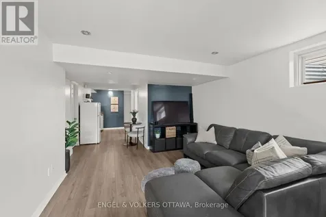 105 Coral Berry Avenue Ottawa ON K1V 2K4