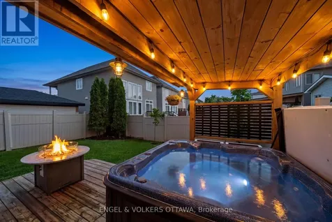 105 Coral Berry Avenue Ottawa ON K1V 2K4