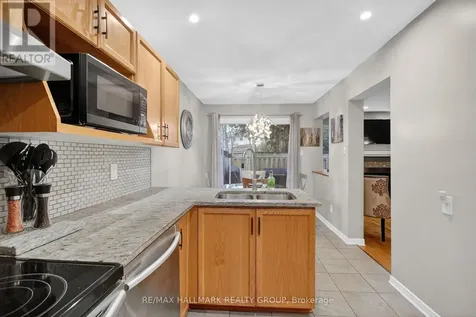 110 Hunter's Glen Crescent Ottawa ON K1T 3R1