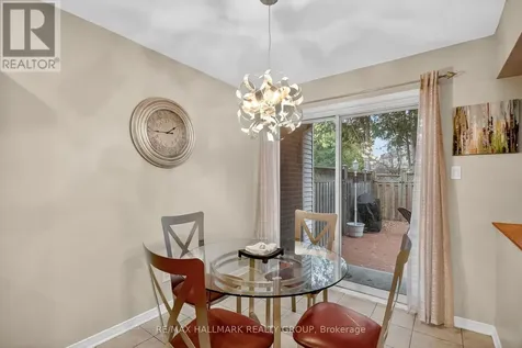 110 Hunter's Glen Crescent Ottawa ON K1T 3R1