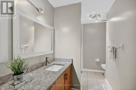 110 Hunter's Glen Crescent Ottawa ON K1T 3R1