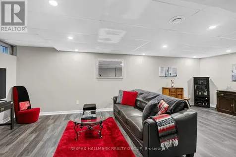 110 Hunter's Glen Crescent Ottawa ON K1T 3R1