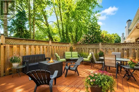 110 Hunter's Glen Crescent Ottawa ON K1T 3R1