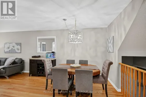 110 Hunter's Glen Crescent Ottawa ON K1T 3R1