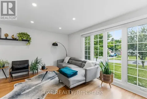 15 Newbury Avenue Ottawa ON K2E 6K7