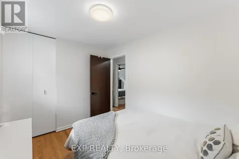 15 Newbury Avenue Ottawa ON K2E 6K7
